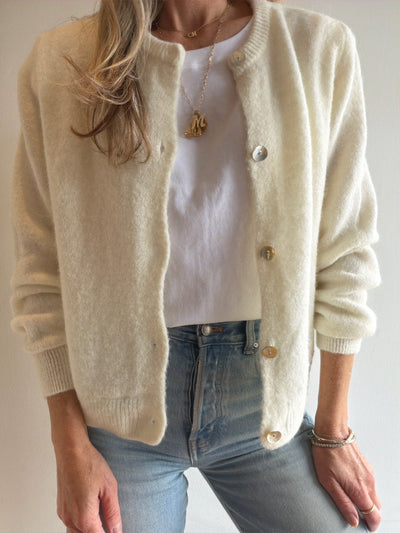 SWEATERS & KNITS – WAVERLY