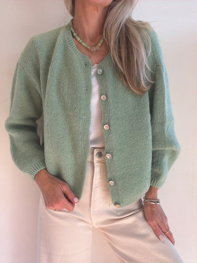 SWEATERS & KNITS – WAVERLY